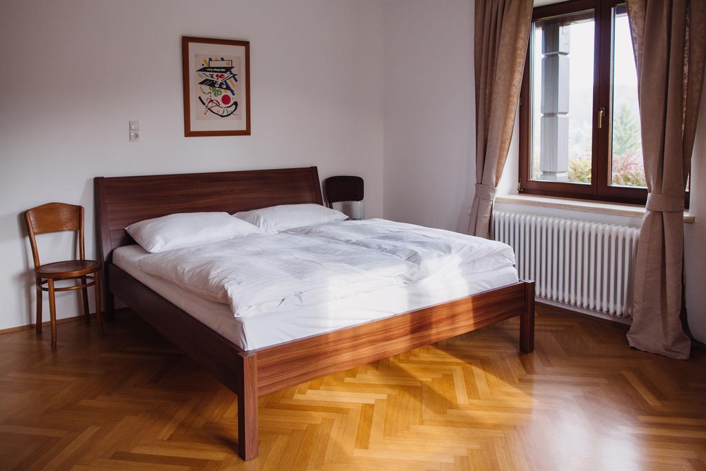 Zimmer & Appartements In Der Gamlitzerstrasse Ehrenhausen Room photo